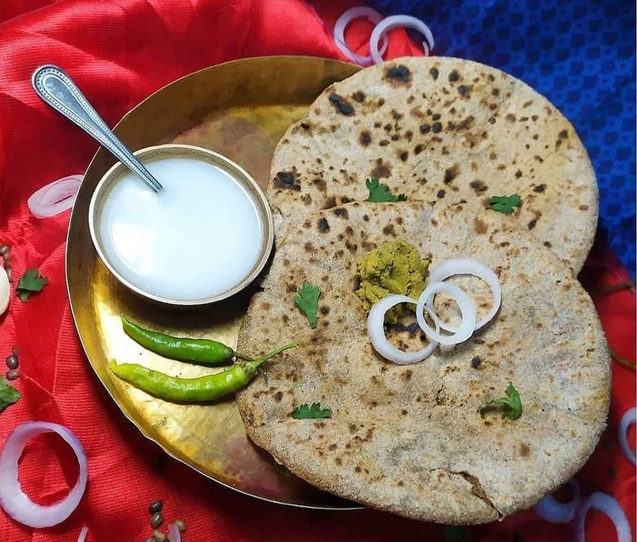 Traditional Indian breakfast Gahat ke parathe